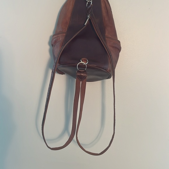 Fe Italian Leather backpack / sling bag Y2K - Picture 13 of 16